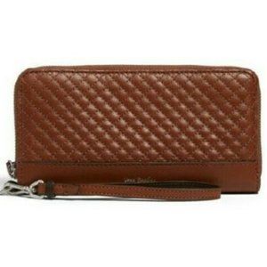 NWT Vera Bradley Carryall RFID Wristlet Leather